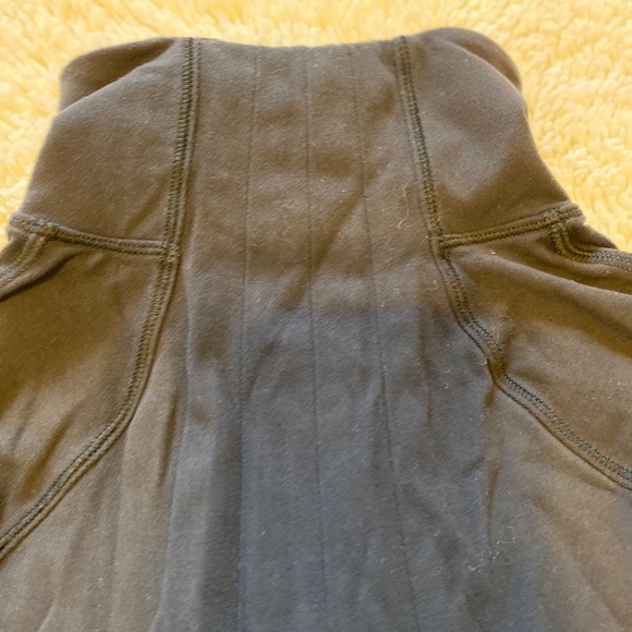LULULEMON HALF ZIP PLEAT BACK PULLOVER - Picture 7 of 7